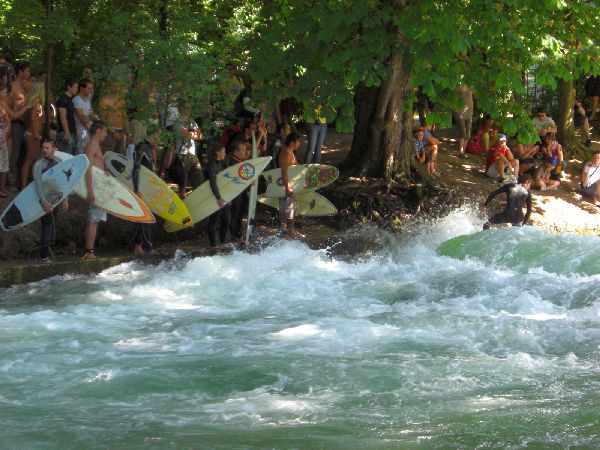 Englischer Garten Surfer